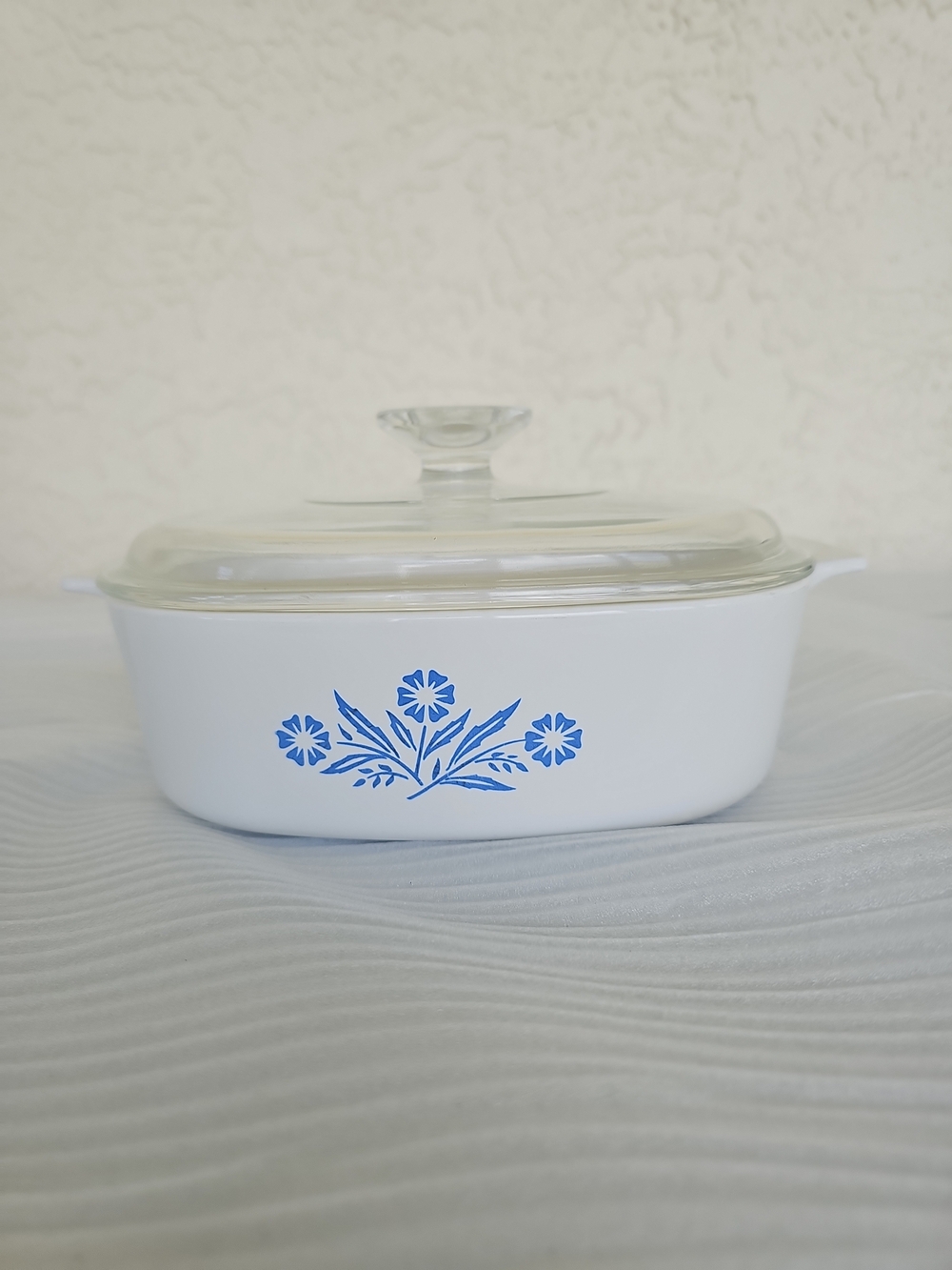 Vintage CorningWare Blue Cornflower Casserole Dish with Glass Lid 2 Liter
